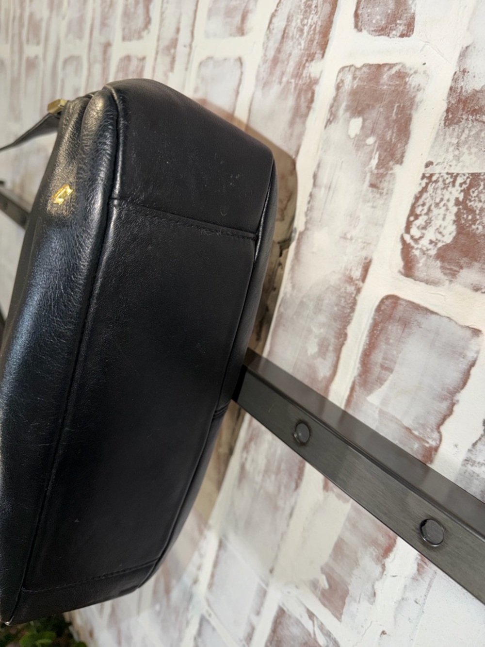 Etienne Classic Black Leather Shoulder Bag - Picture 5 of 11